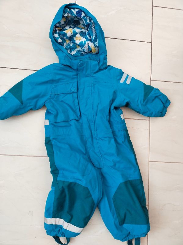 Kvalitní zimní kombinéza H&M