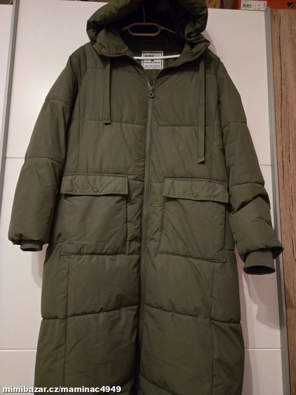 Prodám do aukce  zánovní dlouhý dámský tepl. zimní bund.kabát z.Tako v.38/40  Pc 1499,-kč