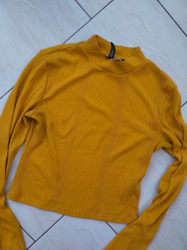 Crop top - tričko H&M - VÝPRODEJ CELÉHO OBCHODU!!!!