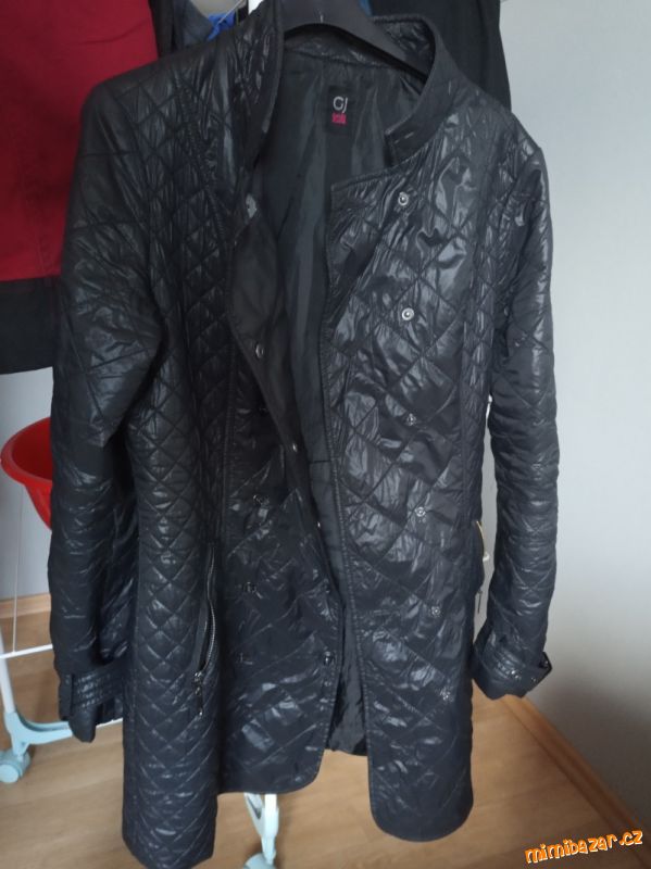 Krásný elegantní kabátek